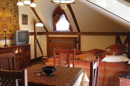 Pałac Czarny Las, Woźniki