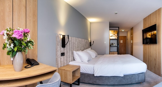 Hotel Verde, Mścice