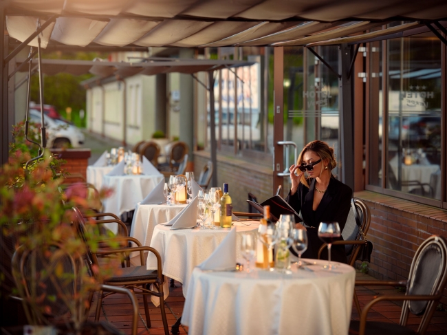 Hotel Verde, Mścice