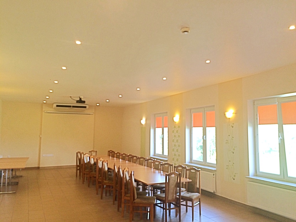 EKWOS - Pokoje & Restauracja, Grębiszew