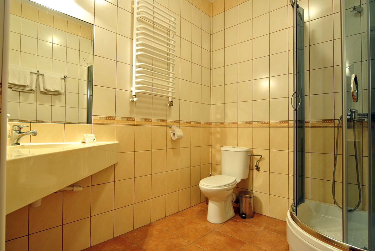 EKWOS - Pokoje & Restauracja, Grębiszew