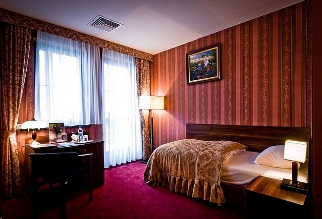 Hotel i Restauracja Dworski, Przecław