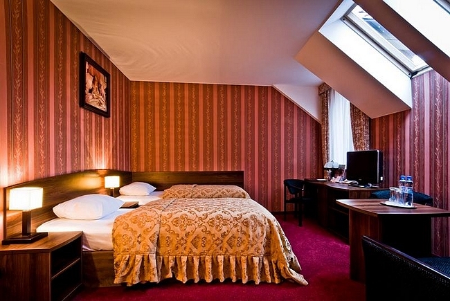 Hotel i Restauracja Dworski, Przecław