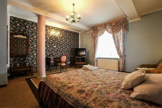 Dworek Binkowski, Kielce