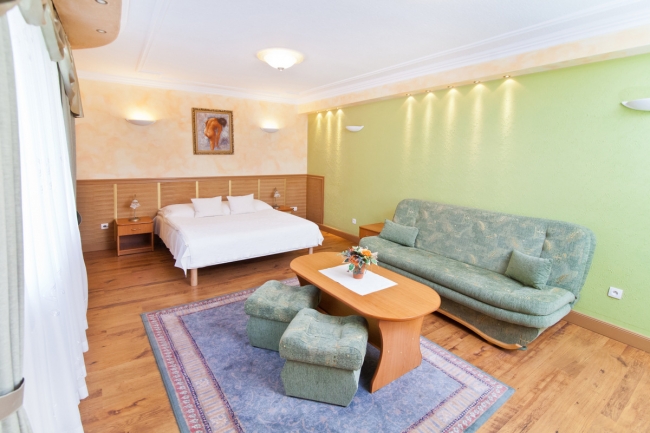 Hotel Dom nad Rzeką , Skwierzyna