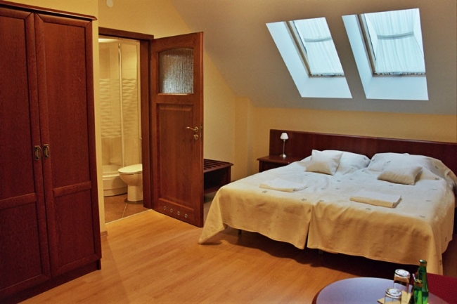 Restauracja, Hotel-Pokoje gościnne ENKLAWA, Tychy