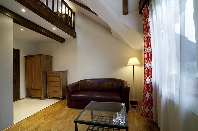 Neohotel Airport, Szczyglice