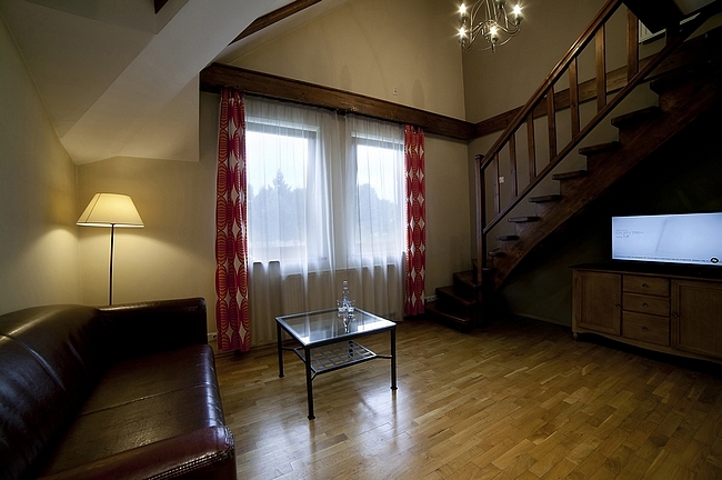 Neohotel Airport, Szczyglice