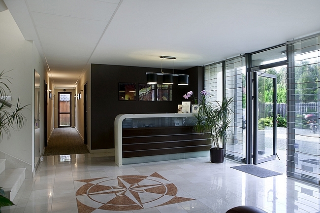 Neohotel Airport, Szczyglice