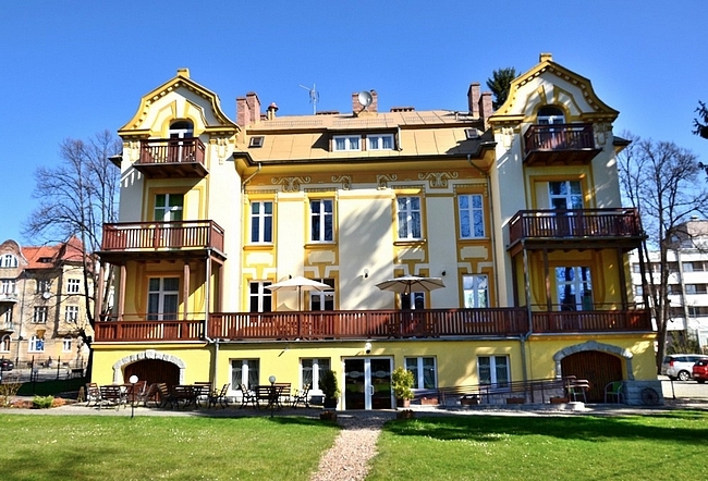 Bella, Jelenia Góra