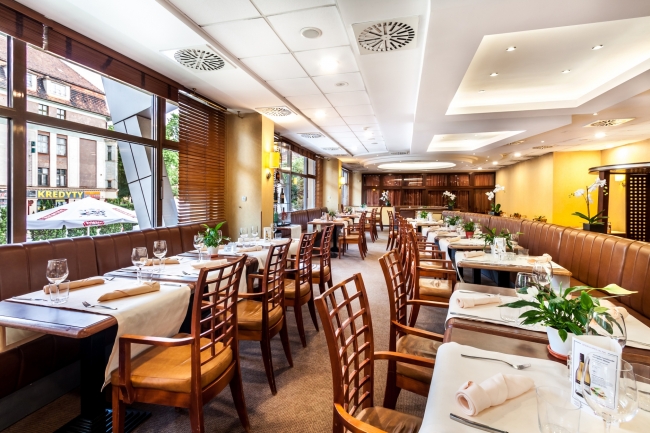 Qubus Hotel Legnica , Legnica