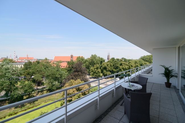 Empire Apart, Wrocław