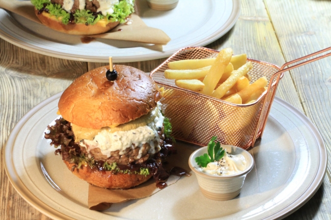 Cedrowy Dworek, Cedry Wielkie