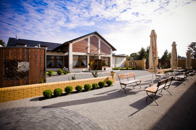 Cedrowy Dworek, Cedry Wielkie