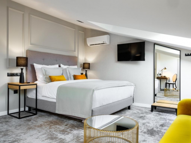 WAWEL QUEEN, Kraków