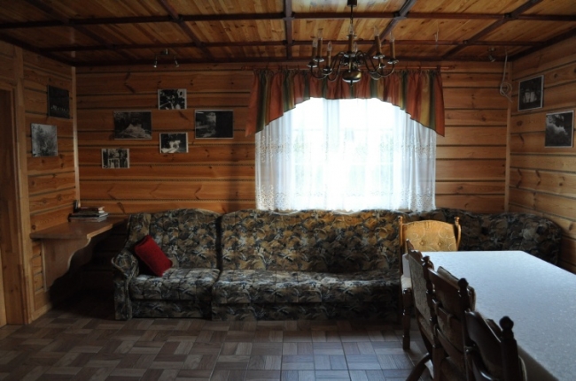 DOMEK MAJOWY, Nowiny