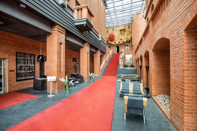 Blow Up Hall 5050, Poznań